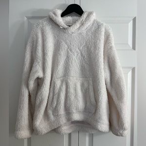 White hoodie osito like size S oversized